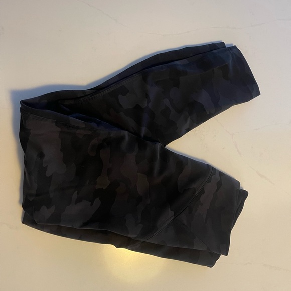 Lululemon Camouflage Leggings Size:6 unsure of style - Picture 3 of 13